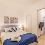 Studio No Leme Copacabana Com Cama Queen, Ar Split, Wifi, Tvsmart, Portaria 24 Horas E 400M Da Praia