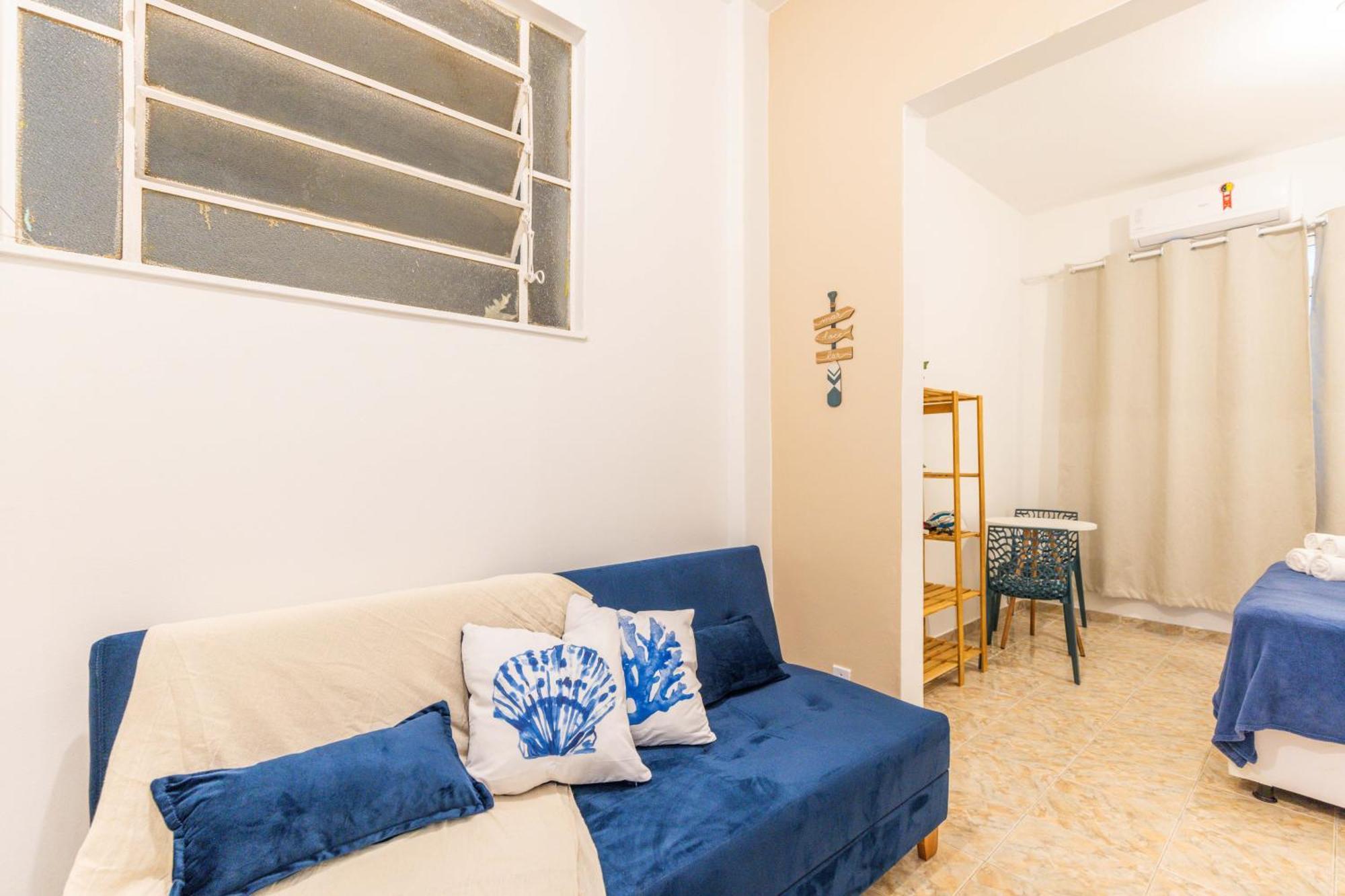No Leme Copacabana Com Cama Queen, Ar Split, Wifi, Tvsmart, Portaria 24 E 400m Da *